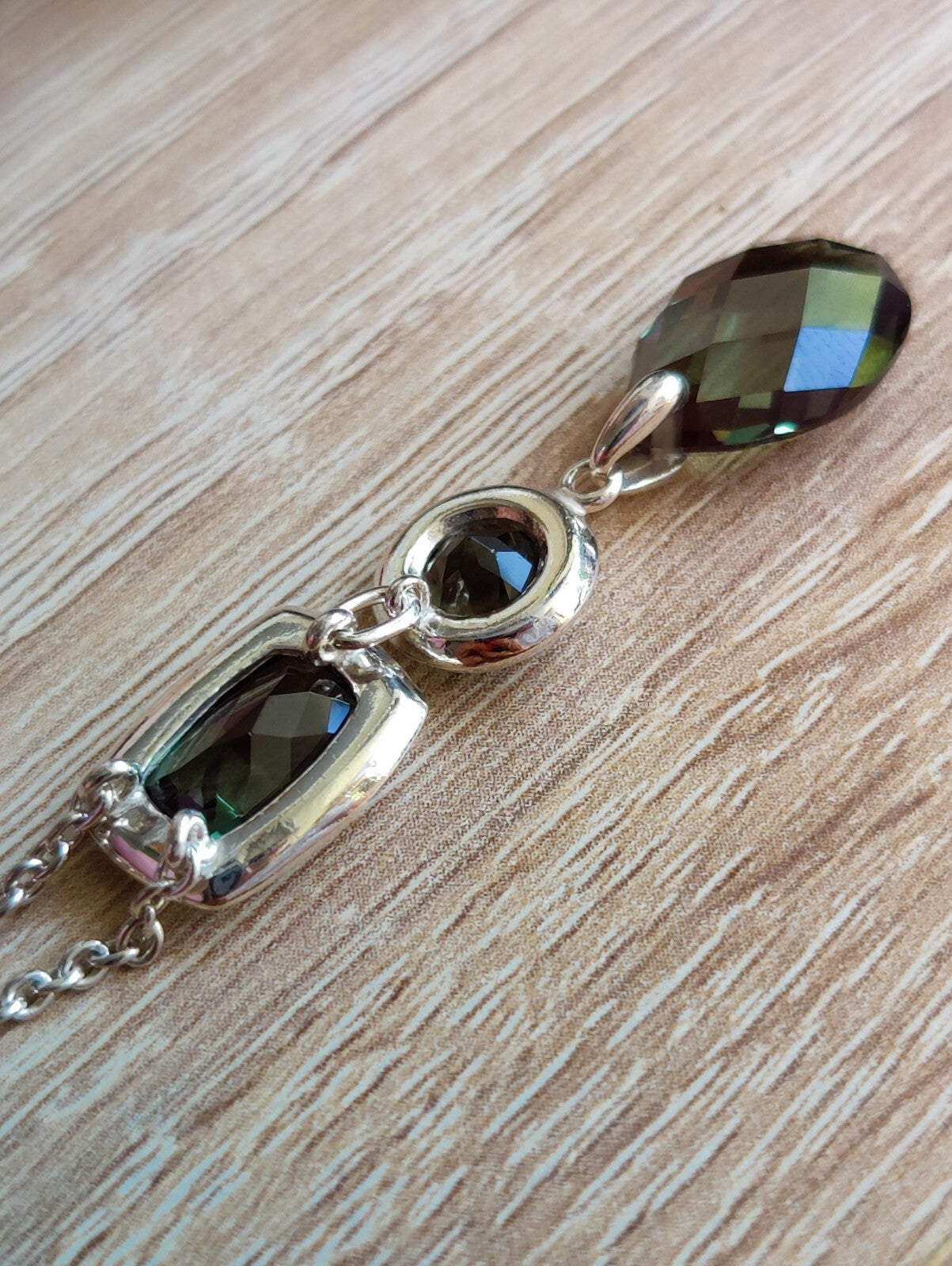 Lovely green stone silver 925 dress necklace length 26cm hallmarked