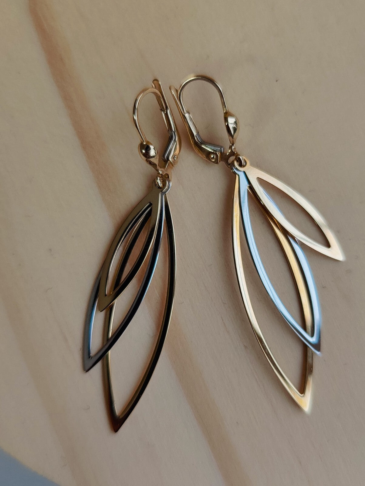 NEW Solid Drop Dangling Earrings 9ct Yellow Gold Leverback Hallmarked Leaf