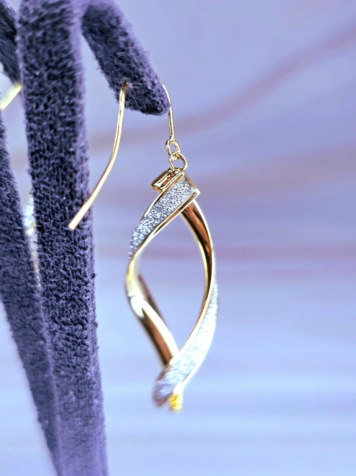 New Solid Yellow Gold 9 Carat White Glitter Moondust Twist Earrings HOOK 3.1gram