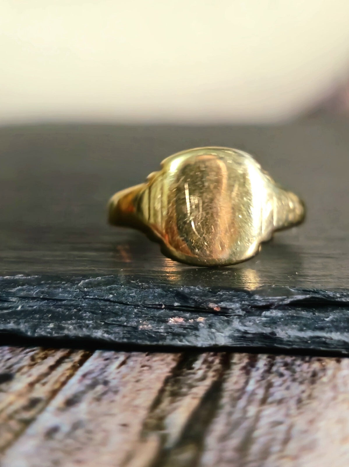 Vintage 9ct Yellow Gold Signet Ring size: M+ Square 2.20grams