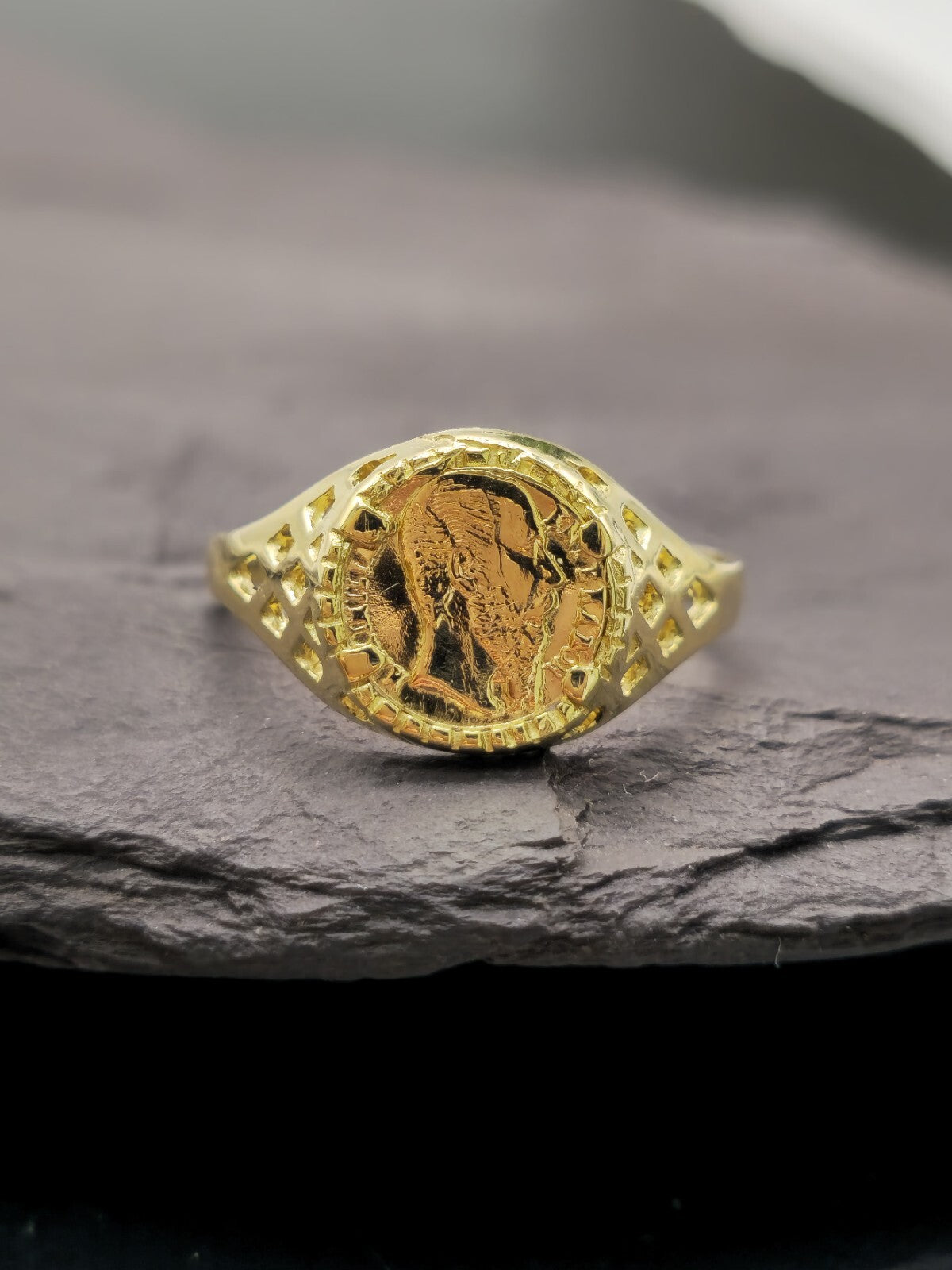 New 9ct Yellow Gold Signet Small Coin-Looking Like Ring size M Pinky Finger