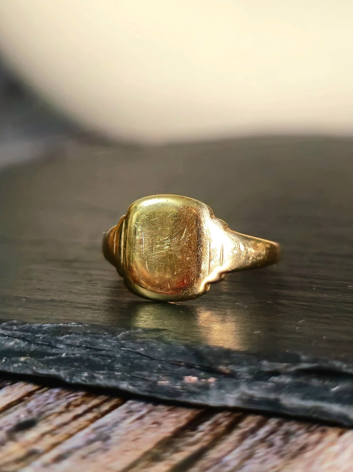 Vintage 9ct Yellow Gold Signet Ring size: M+ Square 2.20grams
