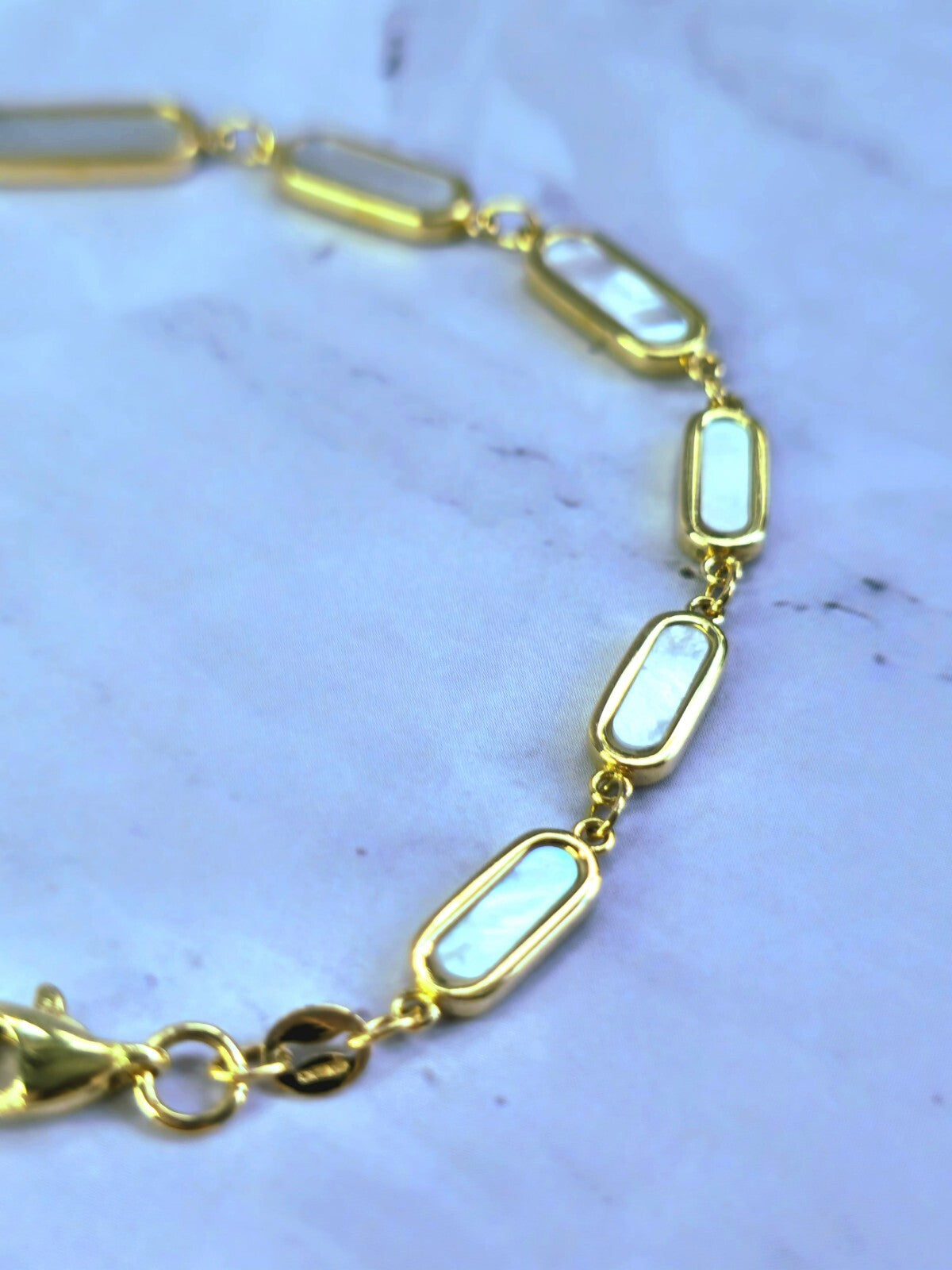 New Solid 9k Yellow Gold And Mother Of Pearl Bracelet 7.5inch Hallmarked Lovely