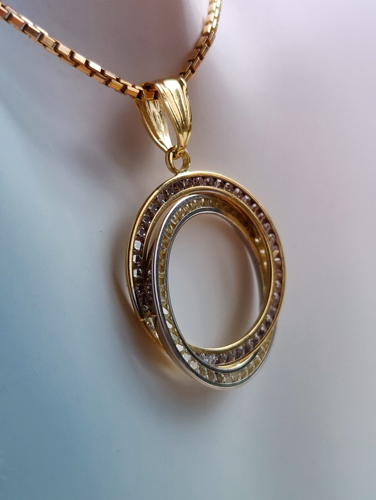 New Round Solid 9ct Yellow Gold Cubic Zirconia Pendant Double Twisted Circle CZ