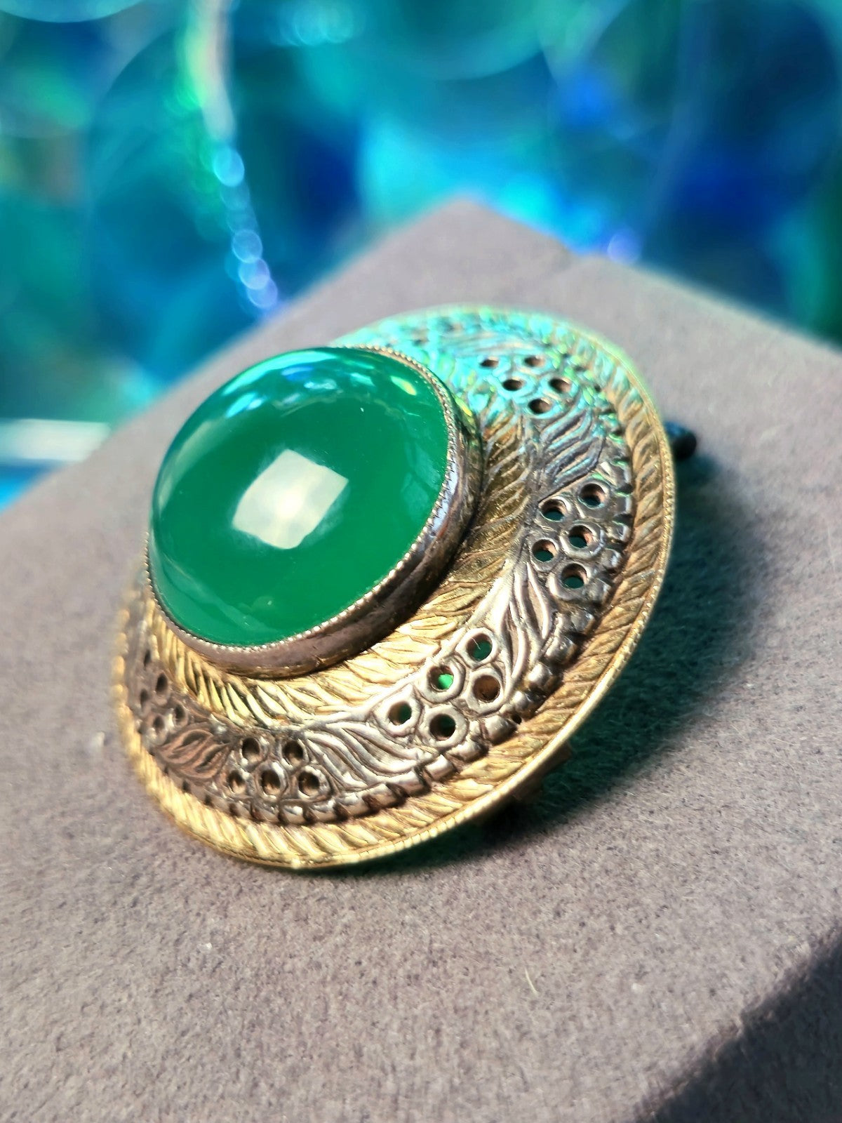 Silver & Gold Vintage Green Cabochon Decorative Brooch Art Deco Hallmarked