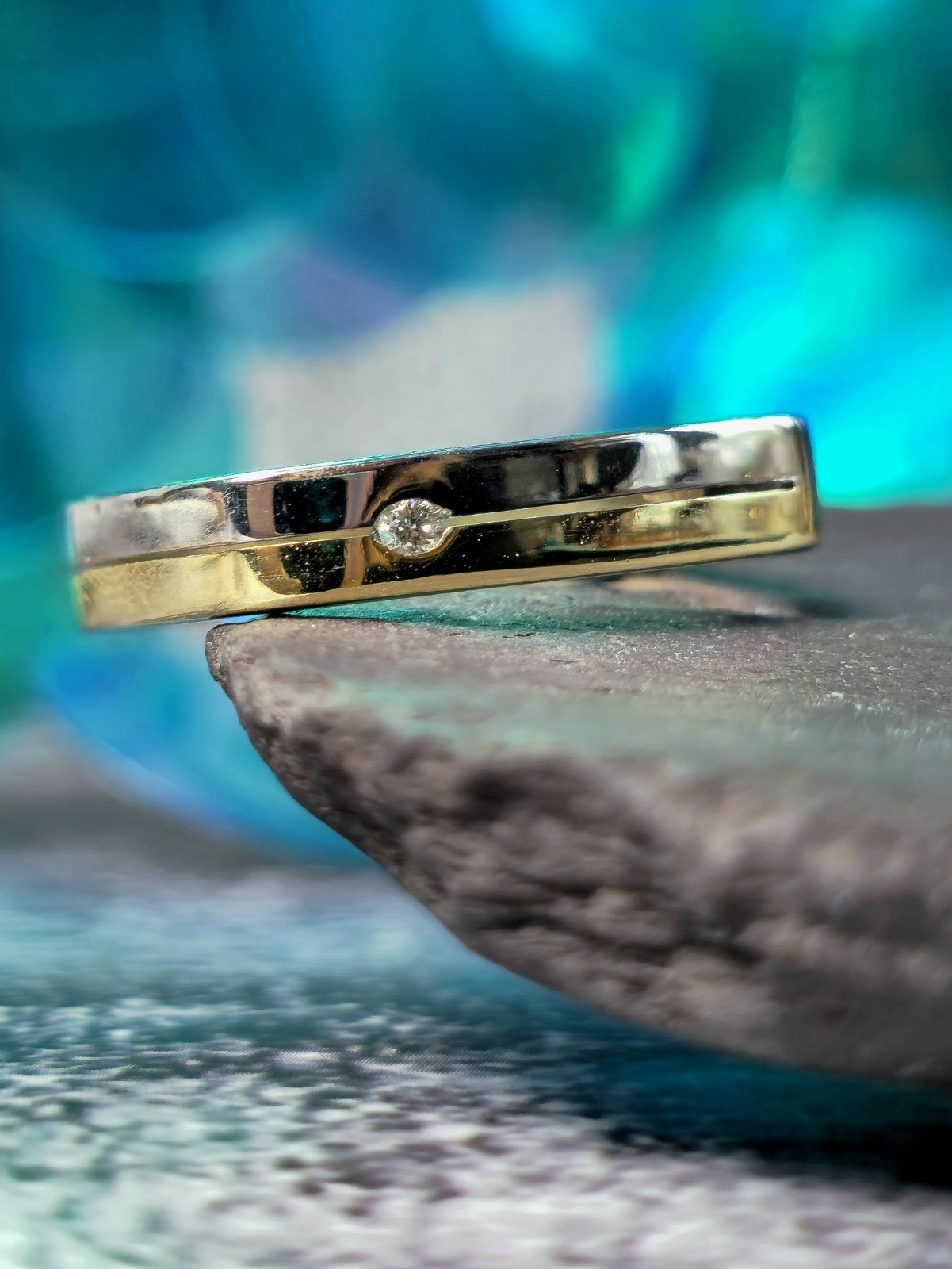 Solid 14ct Yellow/White Gold Square Wedding Band Ring with Diamond size: V Flat