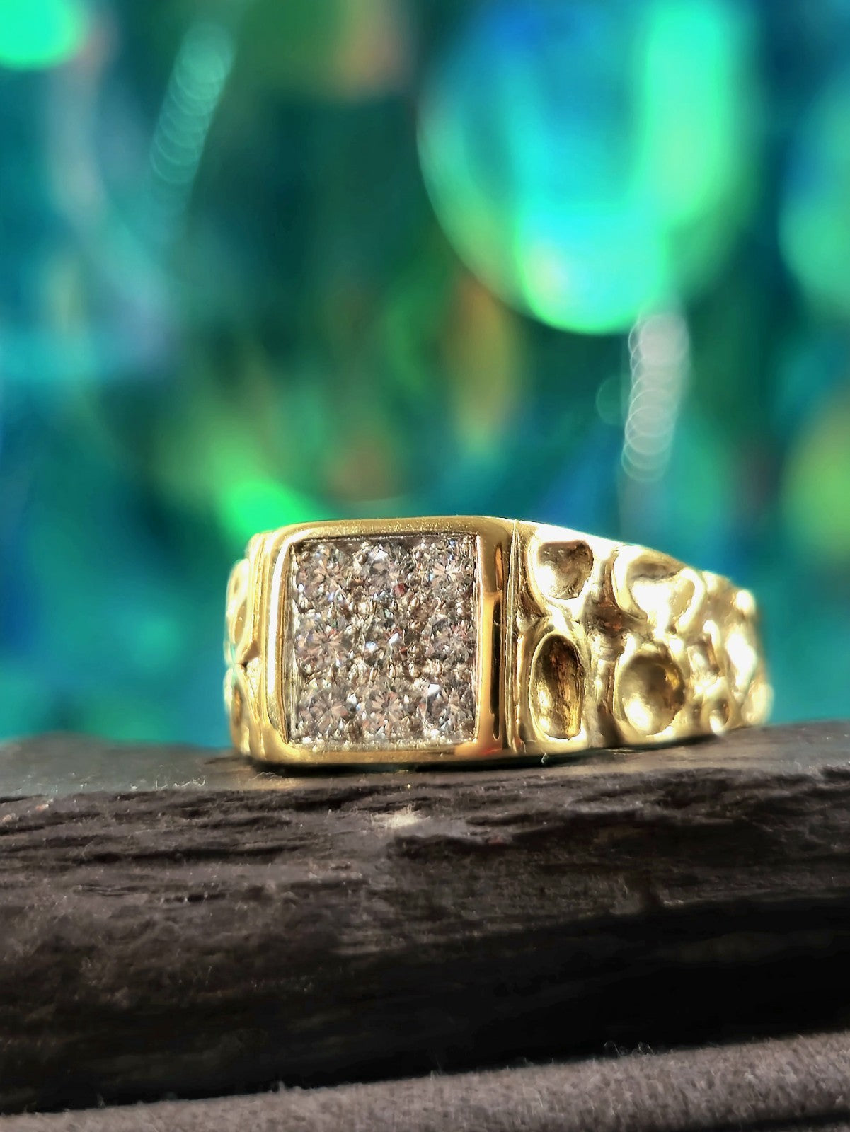 Solid 18ct Yellow Gold Men's Signet Ring Pinky Finger size Q Diamond 0.25ct