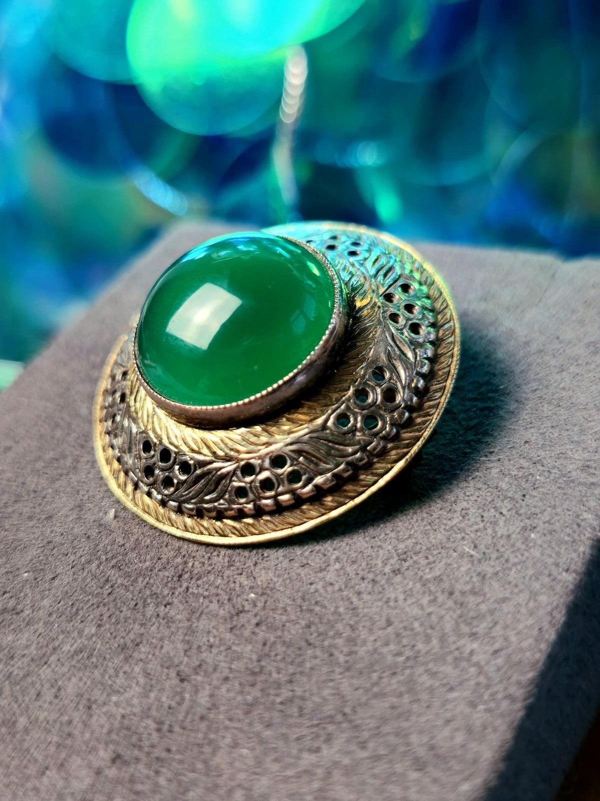 Silver & Gold Vintage Green Cabochon Decorative Brooch Art Deco Hallmarked