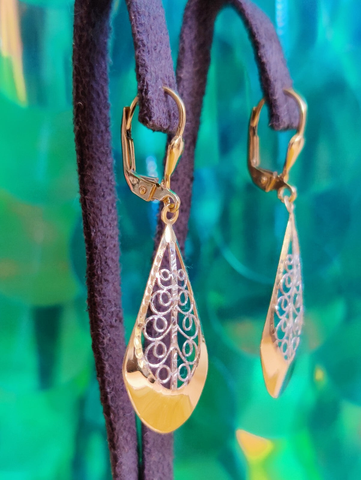 New Solid Drop Dangly Earrings 9ct Yellow Gold Leverback Hallmarked Leaf Pattern