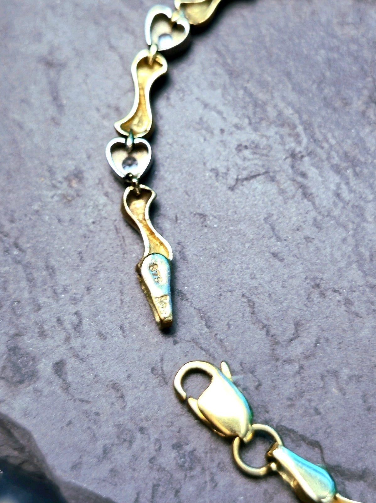 Elegant 9ct Yellow/White Heart Shape Chain BRACELET with Cubic Zirconia 5.4grams