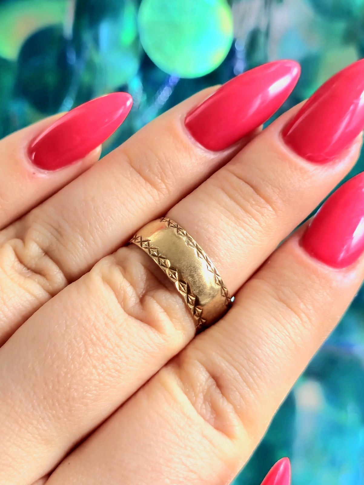 Solid 9ct Yellow Gold Wedding Band Ring with Pattern 7mm wide size: N 4grams