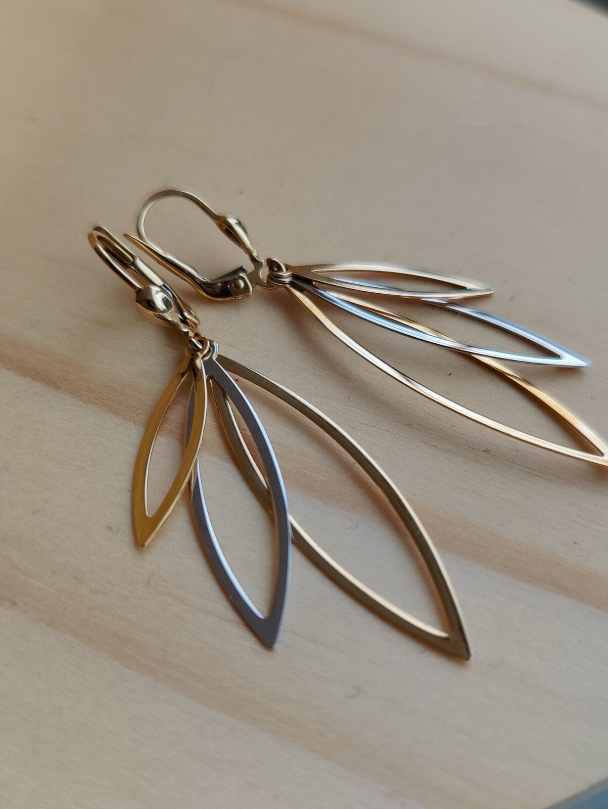 NEW Solid Drop Dangling Earrings 9ct Yellow Gold Leverback Hallmarked Leaf