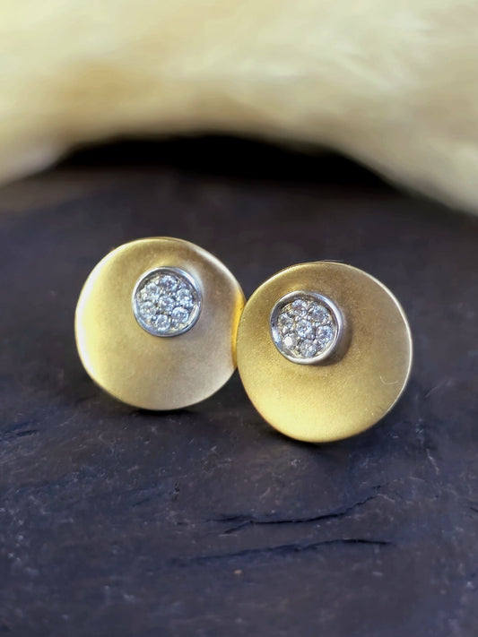 Lovely New 9ct Yellow Gold Round Matt Diamond Earrings Cute Butterfly Everyday