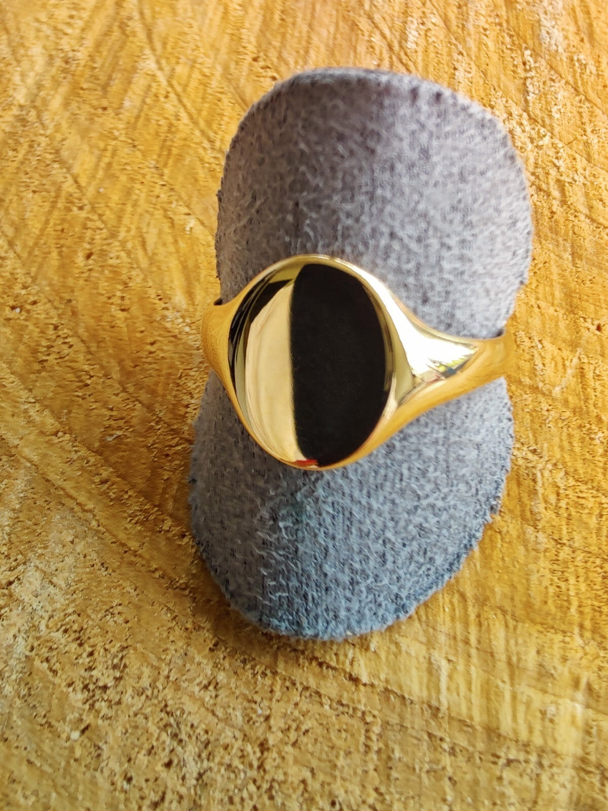 New Solid 9ct Yellow Gold Signet Ring size: U+ Hallmarked 5grams Oval Shape