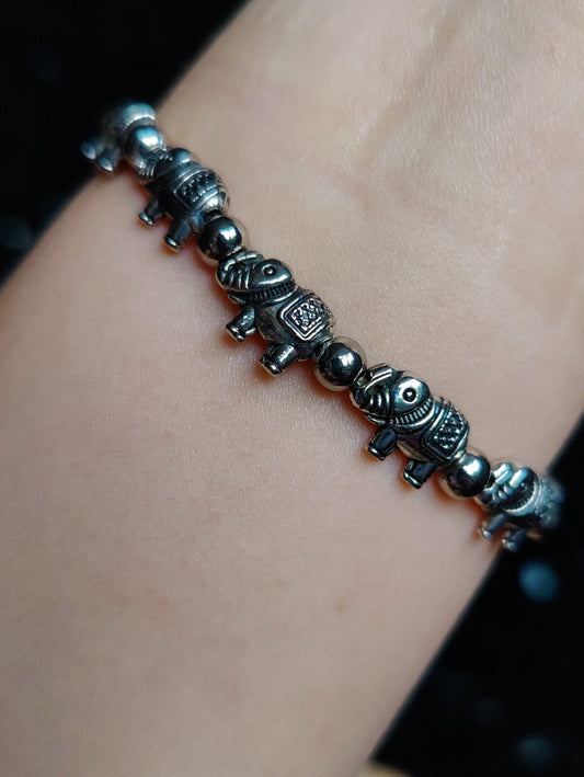 Real Silver Elephant Bracelet Stretchable over 18grams Lovely design Luck Bracel