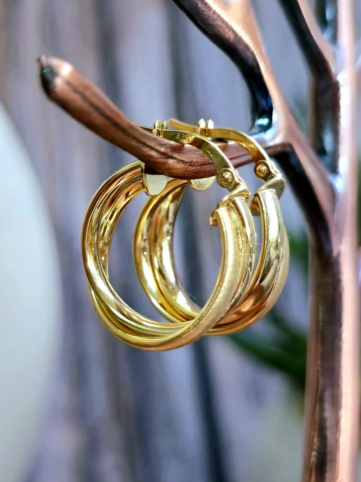 9ct Solid Yellow Gold Crossed Hoop Earrings 22mm Twist Hoops Matt/Shiny Hinge
