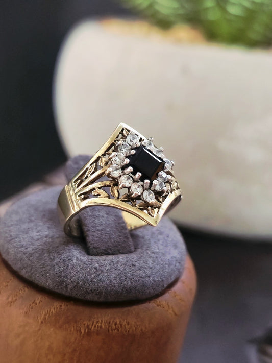 Beautiful 9ct Yellow Gold Sapphire and CZ Ring Vintage Fancy Design Hallmarked
