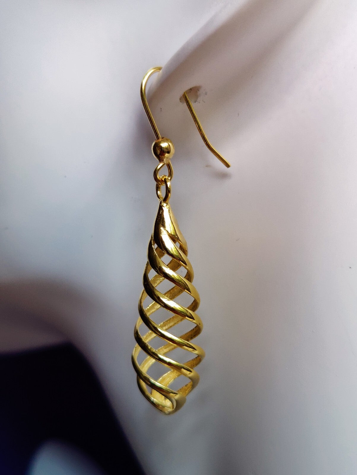 New Solid 9ct Yellow Gold Twisted Drop Earrings Hook Earrings 3 grams