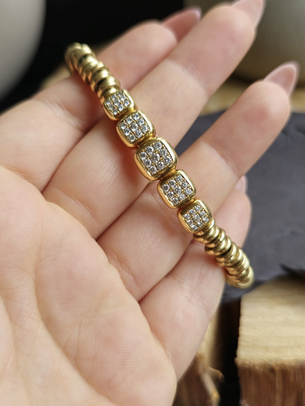 Solid 18k 750 Yellow Gold Diamond Bracelet Heavy Gold Links Circles Expandable