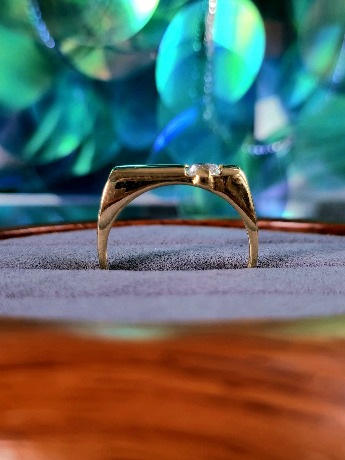 585 Solid 14ct Yellow Gold Signet Ring Size: P Square with Cubic Zirconia 3g