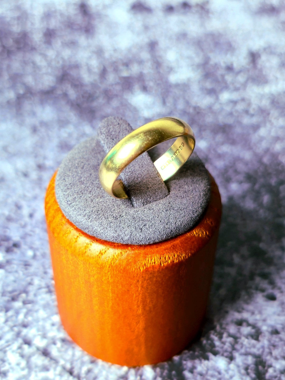 Solid 9ct yellow gold wedding band size P fully hallmarked, 4.5mm wide