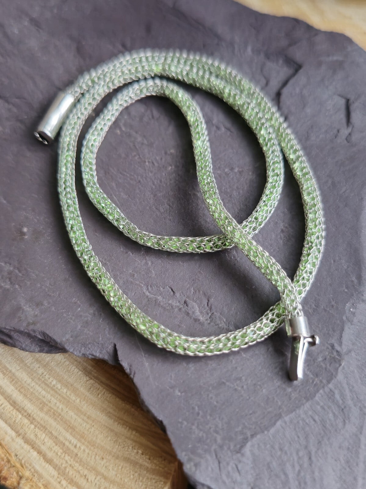 18k White Gold Mesh Choker Necklaces Filled with Green Crystals Stones Chain