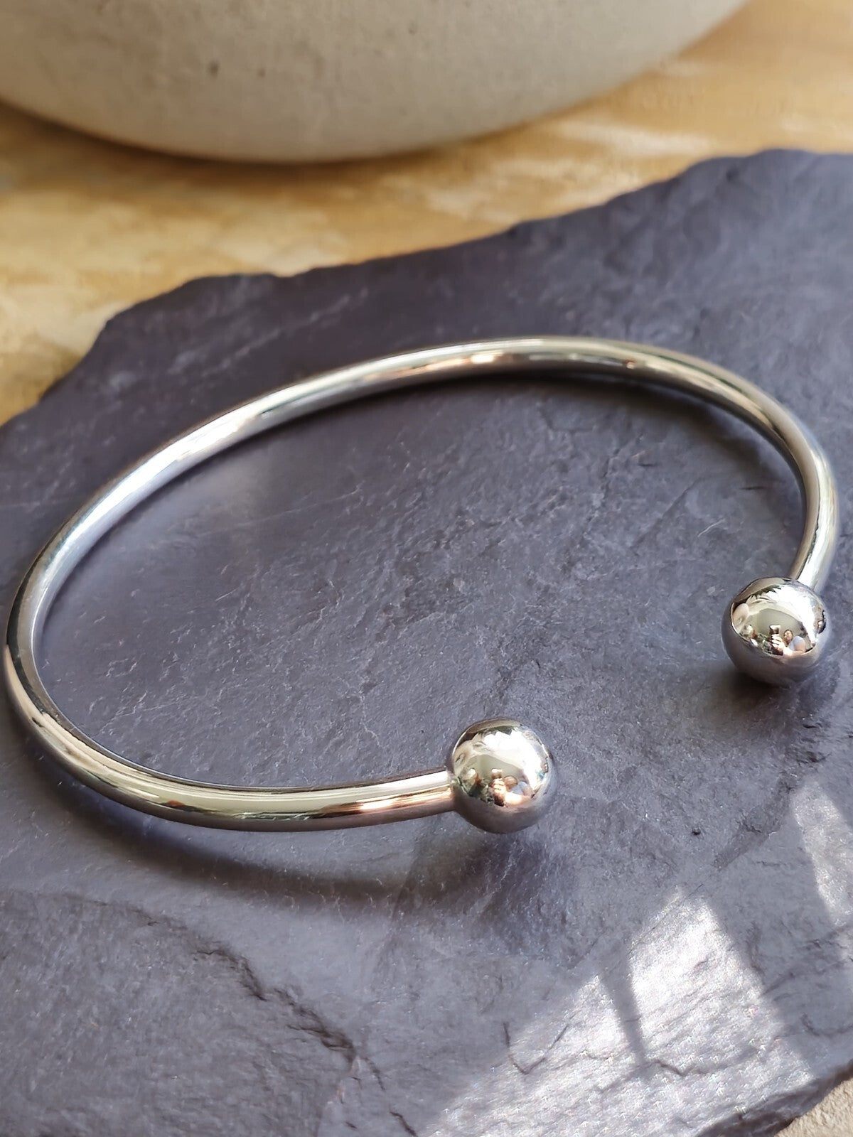 New Solid 9k White Gold TORQUE BANGLE TORQ BALL Open Split BRACELET Hallmarked
