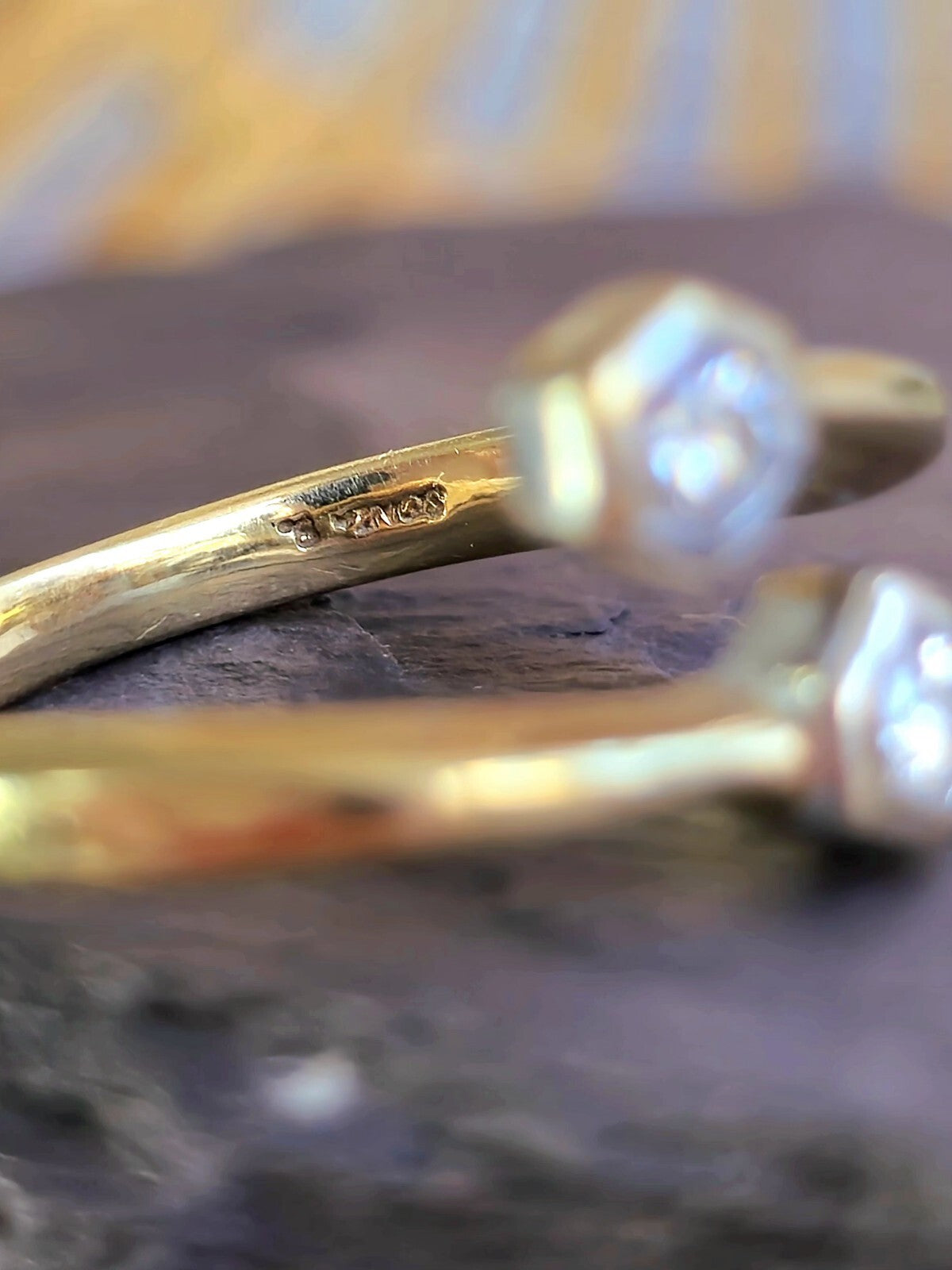 Lovely 9ct Yellow Gold Split Ends Ring With 2 Diamonds Size P Thick Shank Wrap