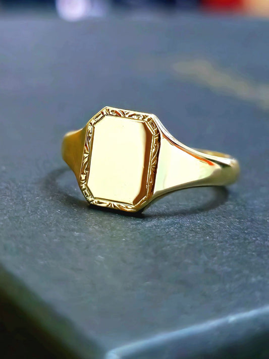 Vintage 9ct Yellow Gold Square Men's Signet Ring size T Perfect for Engraving