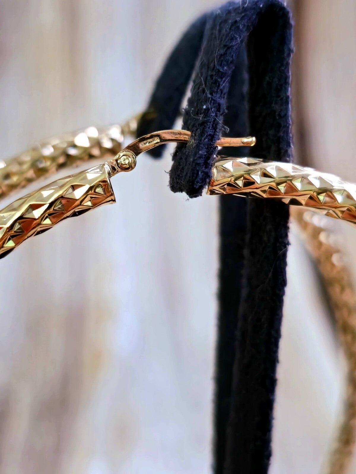 Big 9ct Yellow Gold Twisted Hoop Earrings Twist Hoops 77mm Diamond Cut Pattern