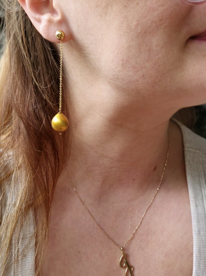 Long Chain Drop Earrings in 14K Yellow Gold Yellow 8mm Baroque Pearls 73mm Long
