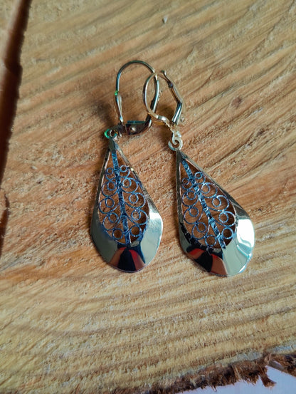New Solid Drop Dangly Earrings 9ct Yellow Gold Leverback Hallmarked Leaf Pattern