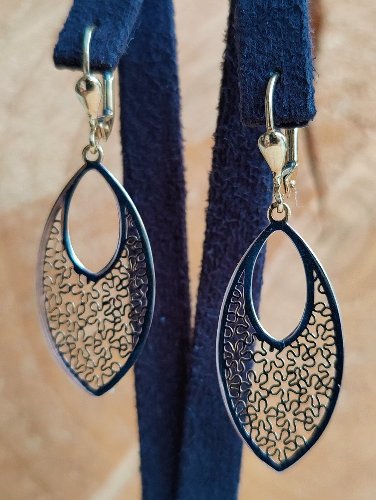 Solid Drop Dangly Earrings 9ct Yellow Gold Leverback Decorative Floral Pattern