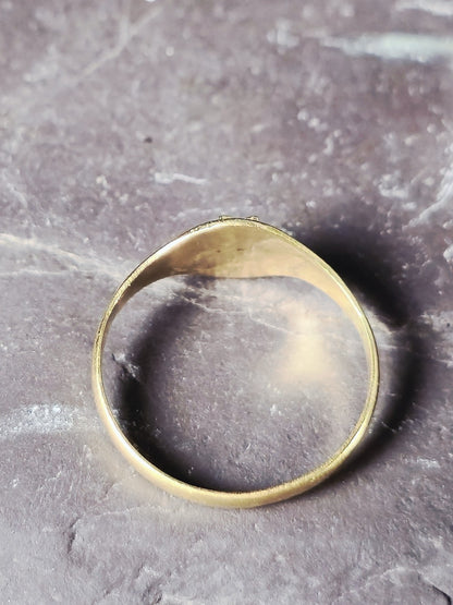 Solid 18ct Yellow Gold Signet Ring size: L Oval Shape Cross Pinky Finger Ring