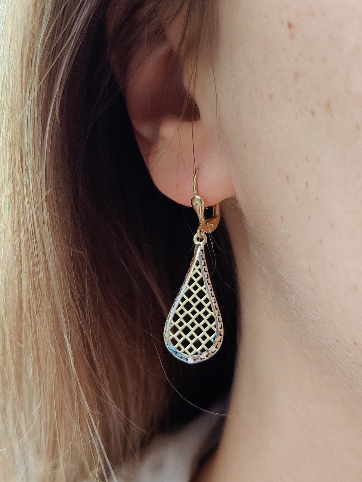 9ct Yellow Gold Drop Dangly Earrings Leverback Hallmarked Decorative Pattern 