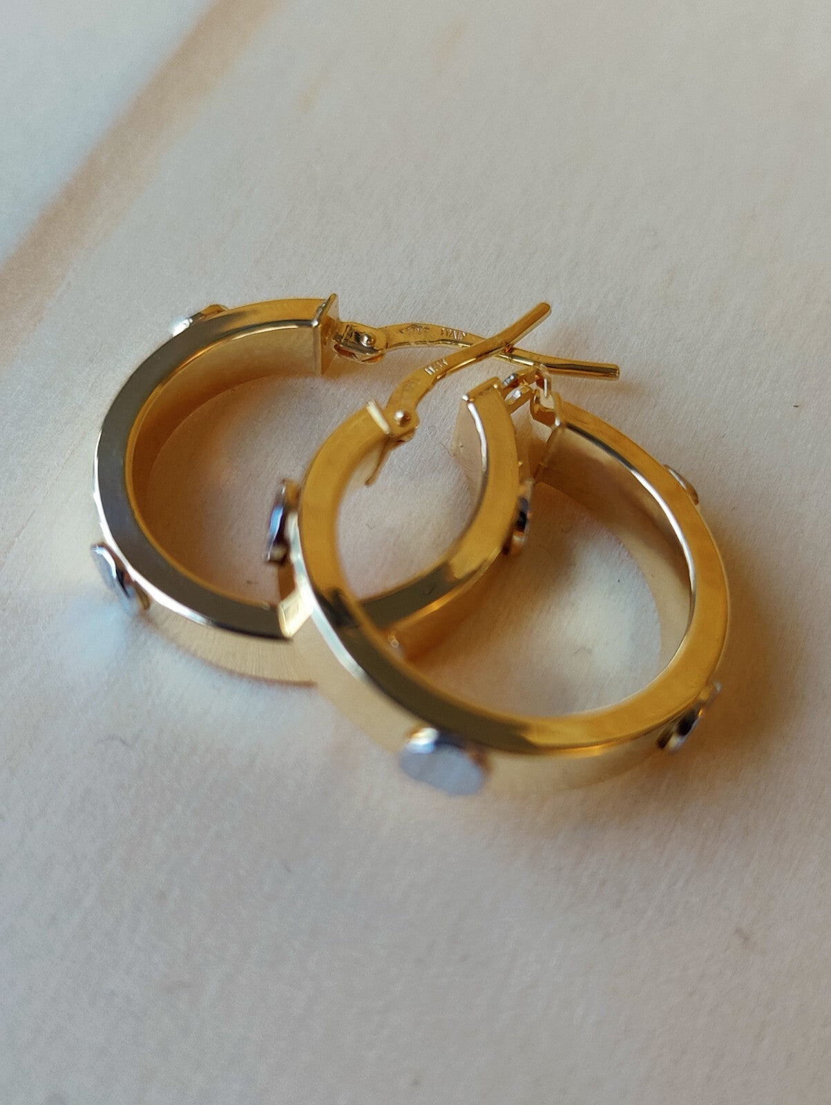 NEW Small Gold Hoop Earrings 9ct Yellow Gold 17mm Hallmarked Hoops Hinge Love ly