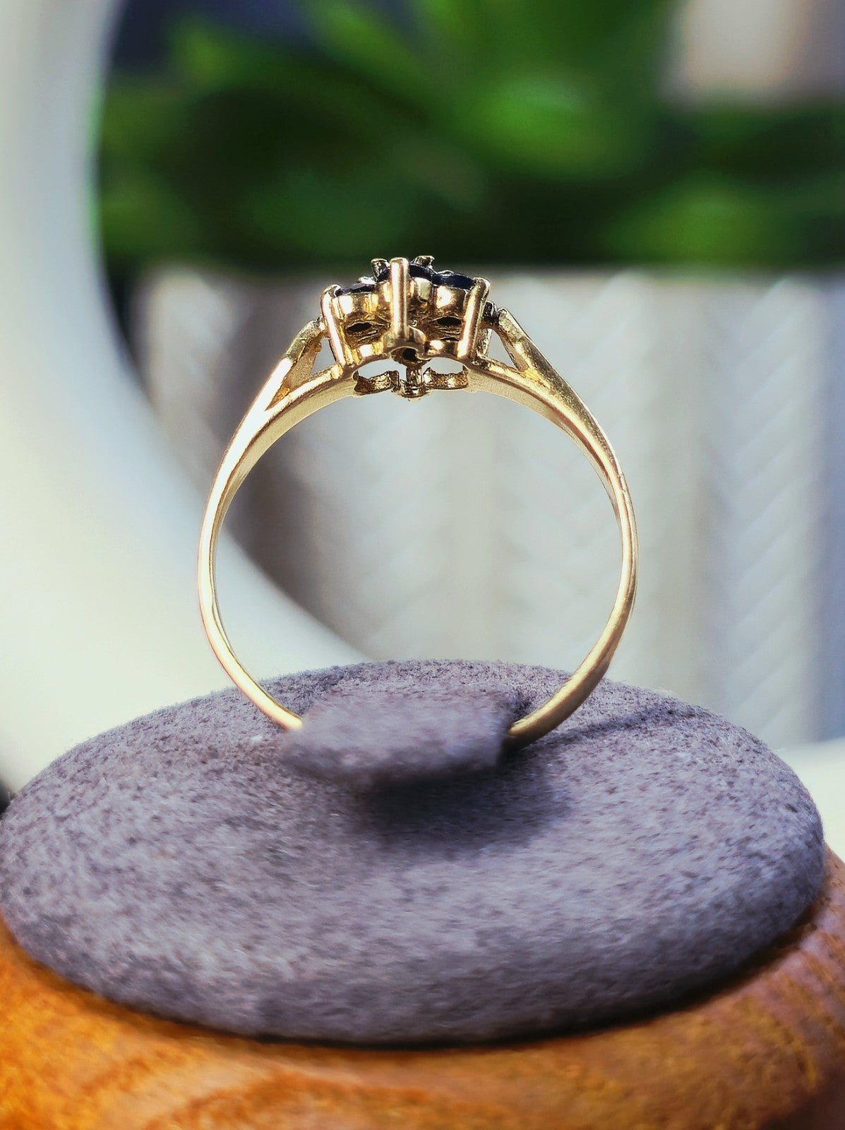 Stunning Cute 9ct Yellow Gold Sapphire/Diamond Flower Ring  size L+ Hallmarked