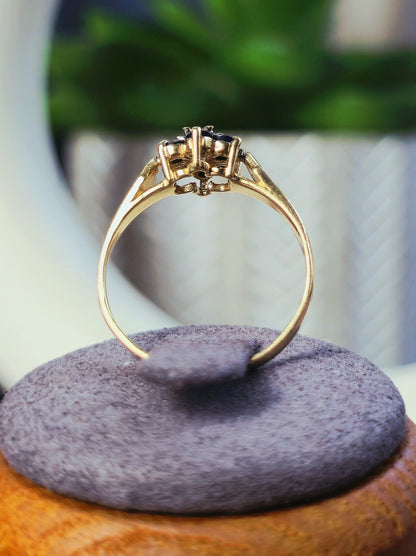 Stunning Cute 9ct Yellow Gold Sapphire/Diamond Flower Ring  size L+ Hallmarked