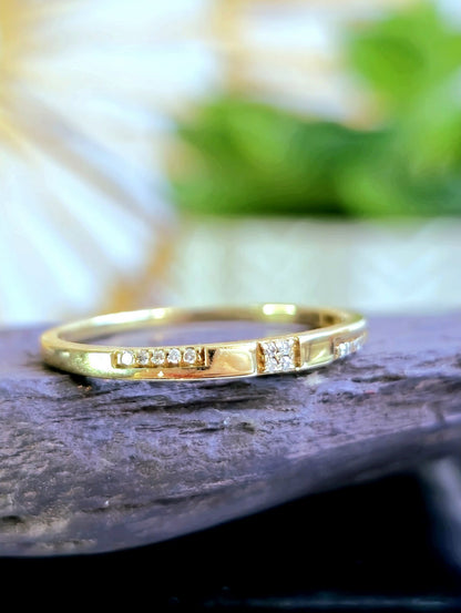 Solid 9ct Yellow Gold Wedding Band Cute 2mm 14 Diamonds Size P+ Ring Hallmarked 