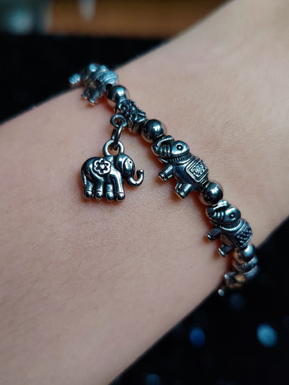 Real Silver Elephant Bracelet Stretchable over 18grams Lovely design Luck Bracel