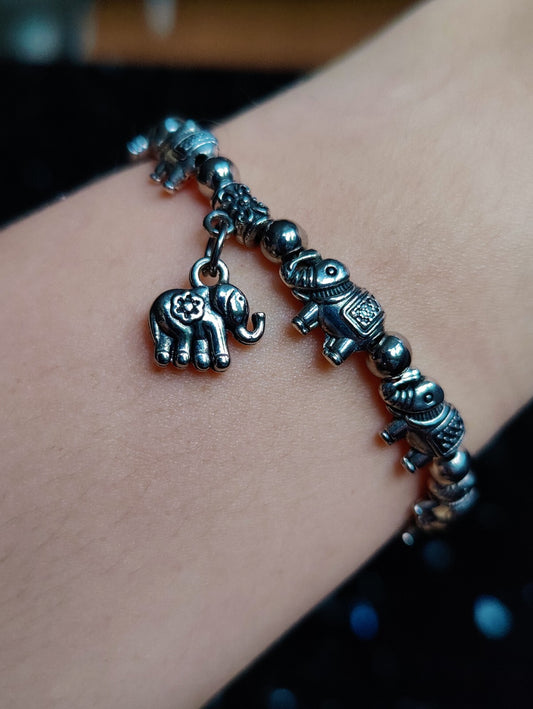 Real Silver Elephant Bracelet Stretchable over 18grams Lovely design Luck Bracel