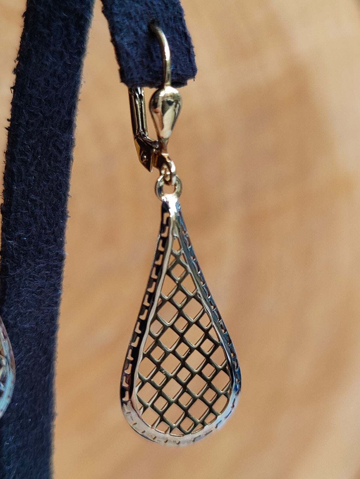 9ct Yellow Gold Drop Dangly Earrings Leverback Hallmarked Decorative Pattern 
