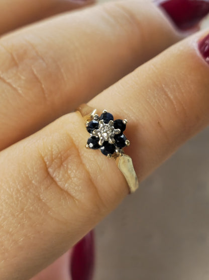 Stunning Cute 9ct Yellow Gold Sapphire/Diamond Flower Ring  size L+ Hallmarked