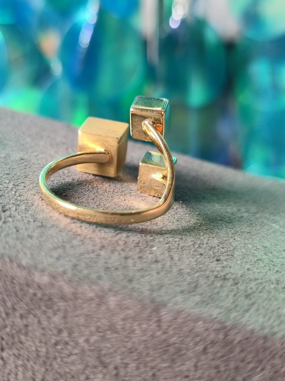14ct Yellow Gold Ring Three Cubes Boxes size: O+ Dress Fashion Ring Hallmaked