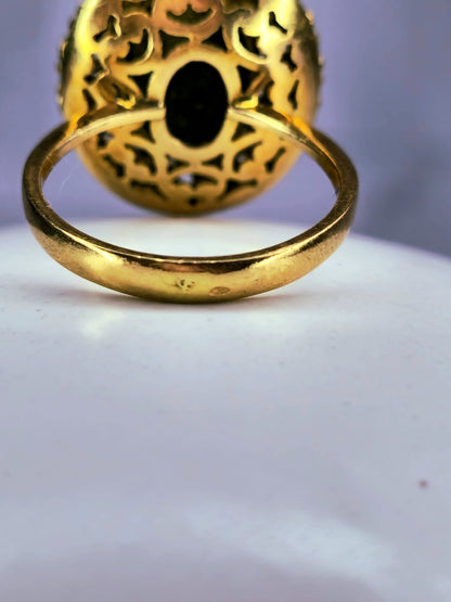 Lovely Vintage 18k Yellow Gold (750) Cocktail Ring Cameo Lady Halo 6.7g size R