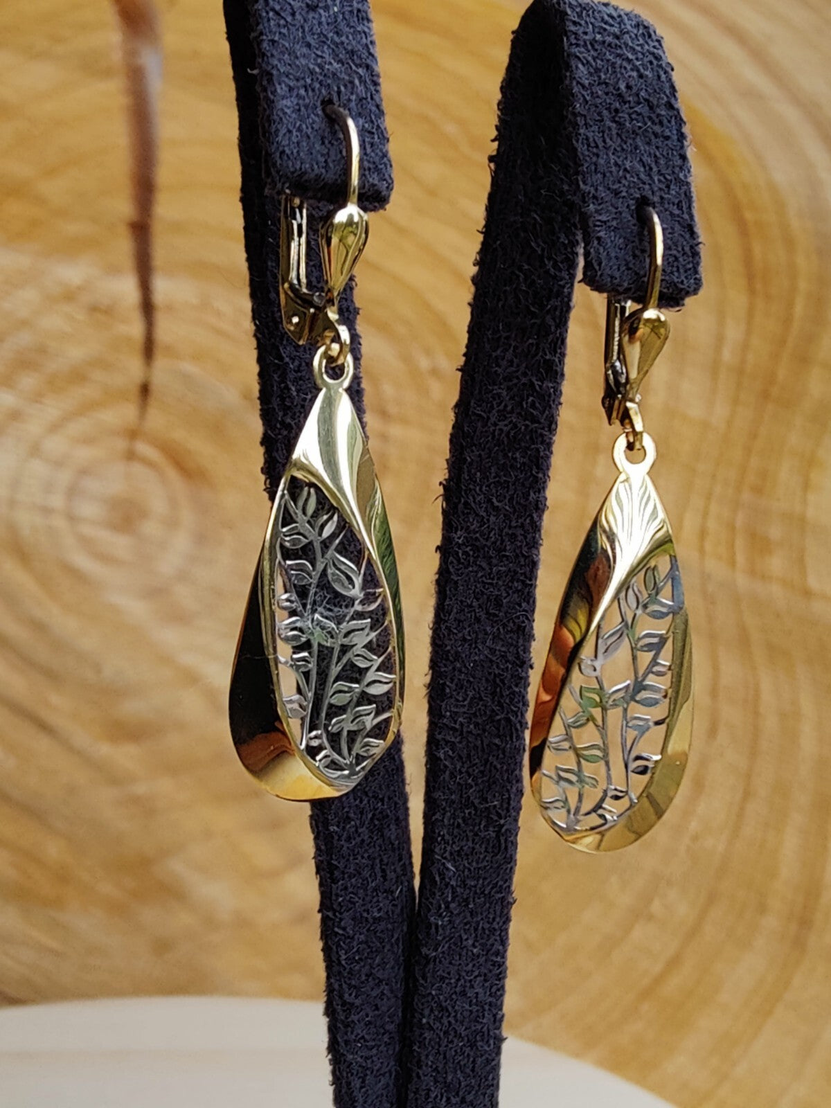 Solid Drop Dangly Earrings 9ct Yellow Gold Leverback Hallmarked Tree Pattern
