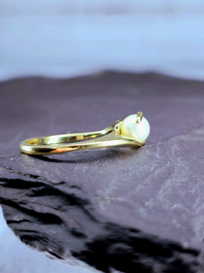 9ct Yellow Gold 6mm Natural Cultured Pearl Ring Twisted Design Setting size N+