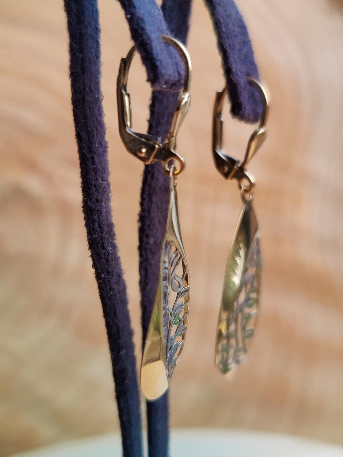 Solid Drop Dangly Earrings 9ct Yellow Gold Leverback Hallmarked Tree Pattern