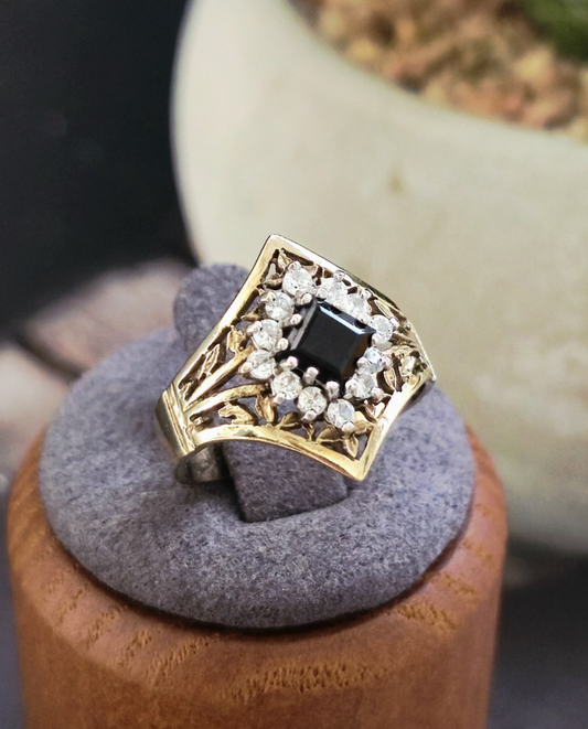 Beautiful 9ct Yellow Gold Sapphire and CZ Ring Vintage Fancy Design Hallmarked