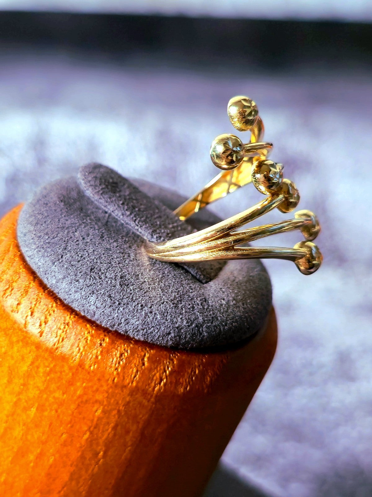 14K Yellow Gold Fancy Statement Design Ring Split Shank Diamond Cut Balls size M